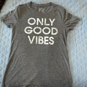 Adorable gray good vibes T-shirt